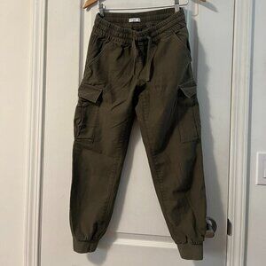 Aritzia TNA Cargo Pant in Olive Green